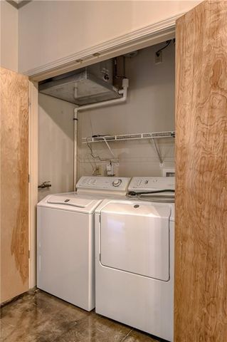 360 W Pershing Road 250, Kansas City, MO 64108