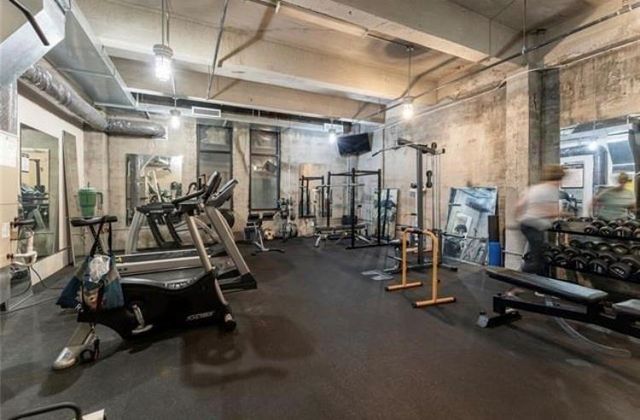 360 W Pershing Road 250, Kansas City, MO 64108