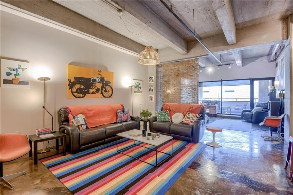 360 W Pershing Road 250, Kansas City, MO 64108