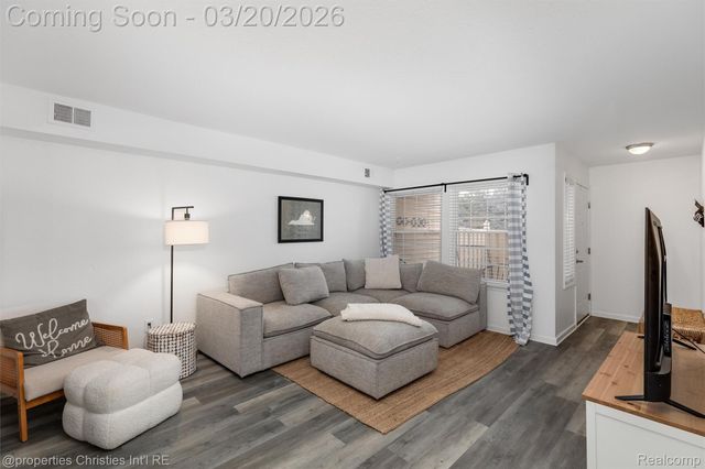 19272 Northridge Drive, Northville Township, MI 48167