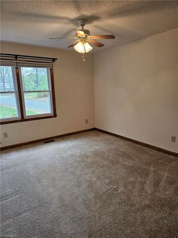 5712 Holly Grove Road, Thomasville, NC 27360