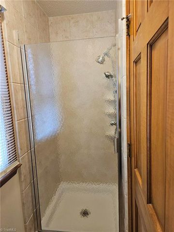 5712 Holly Grove Road, Thomasville, NC 27360