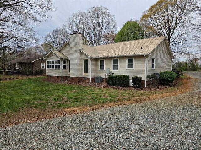 5712 Holly Grove Road, Thomasville, NC 27360