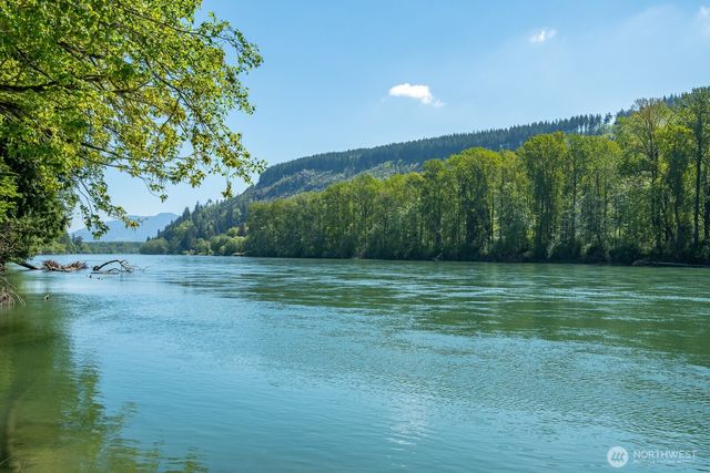 23727 Cove Road, Sedro Woolley, WA 98284