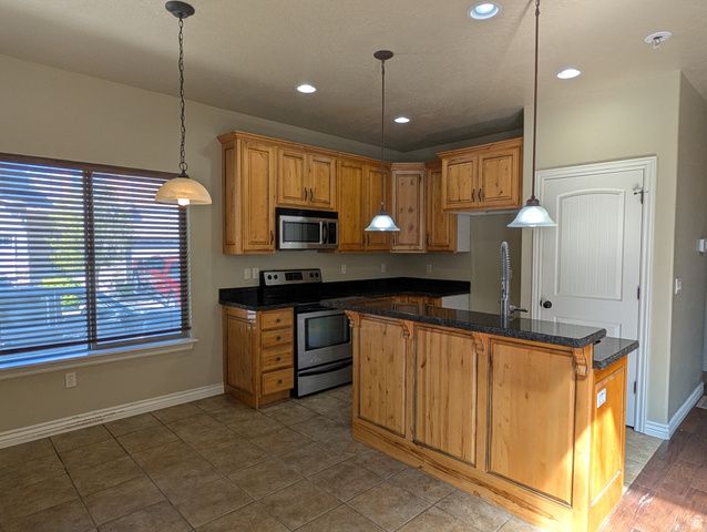 10416 S SAGE LUIGI CT, South Jordan, UT 84009