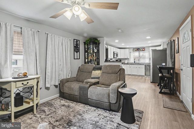 801 9TH AVE, Wilmington, DE 19808