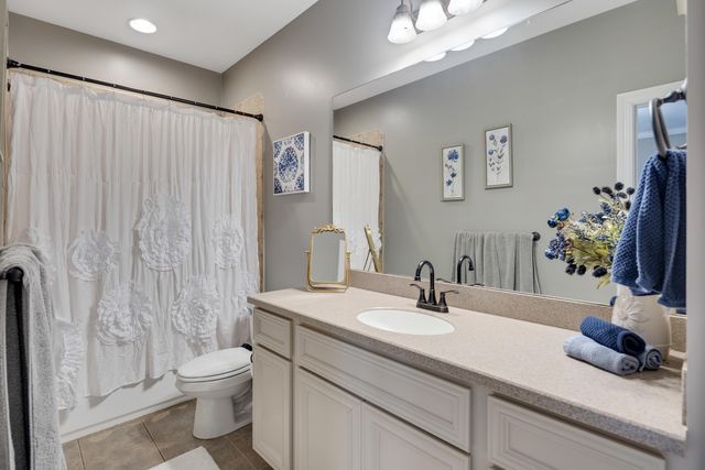 9912 RUE BIENVILLE PL, Lakeland, TN 38002