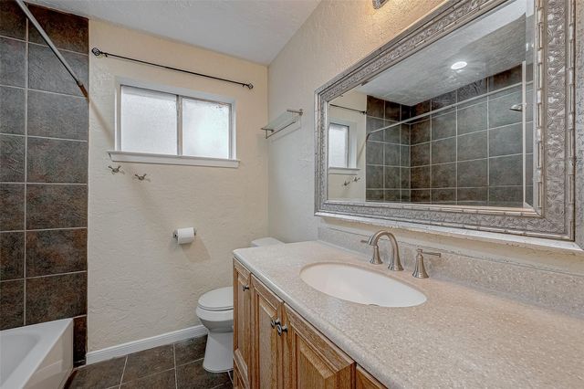 10322 Clarktower Lane, Sugar Land, TX 77498