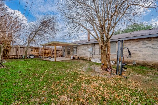 10322 Clarktower Lane, Sugar Land, TX 77498