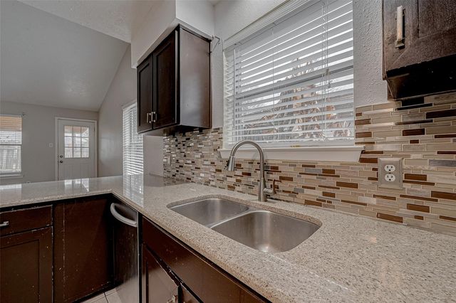 10322 Clarktower Lane, Sugar Land, TX 77498