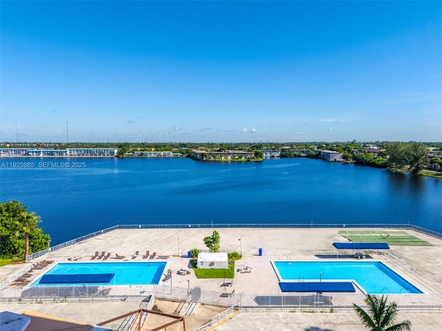 1301 NE Miami Gardens Dr 1523W, Miami, FL 33179