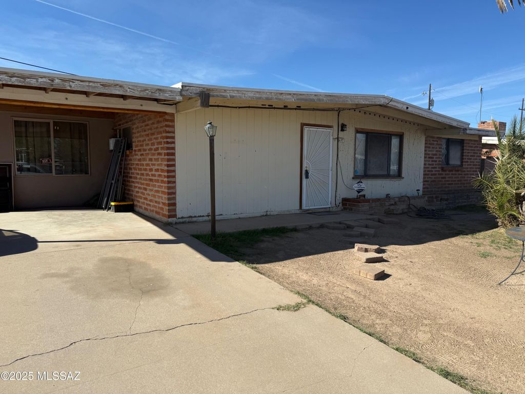 4971 N Mathews Avenue, Tucson, AZ 85705