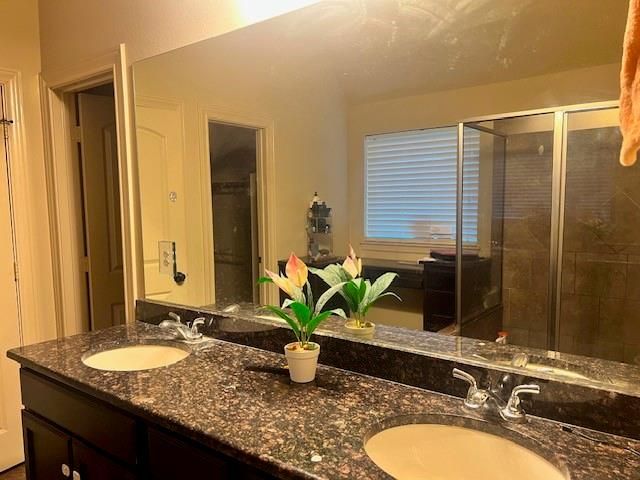 2801 Field Hollow Drive, Pearland, TX 77584