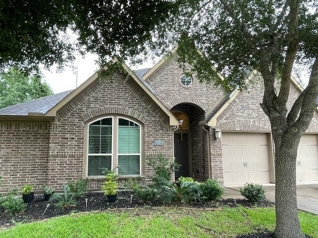 2801 Field Hollow Drive, Pearland, TX 77584