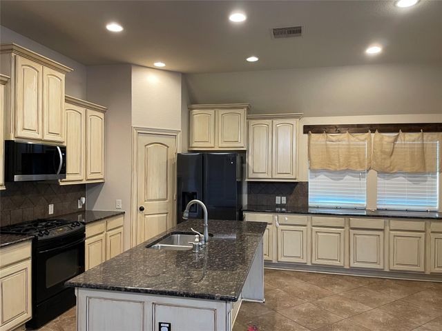 2801 Field Hollow Drive, Pearland, TX 77584