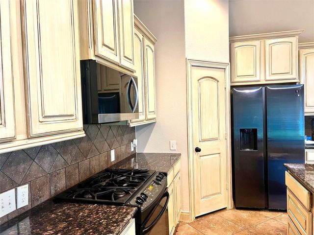 2801 Field Hollow Drive, Pearland, TX 77584