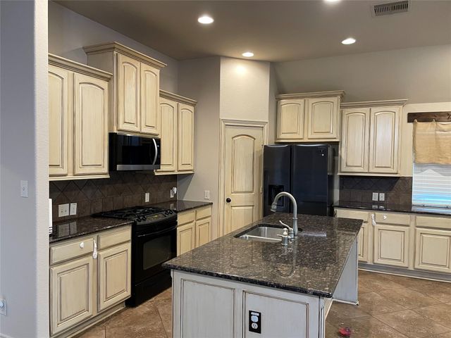 2801 Field Hollow Drive, Pearland, TX 77584