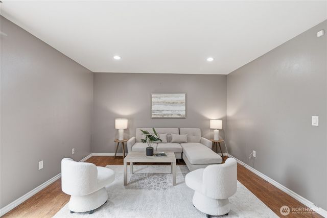 2713 NE 23rd Place, Renton, WA 98056