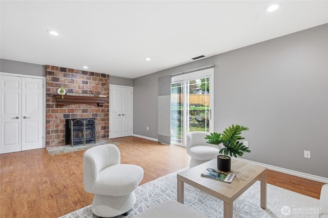 2713 NE 23rd Place, Renton, WA 98056