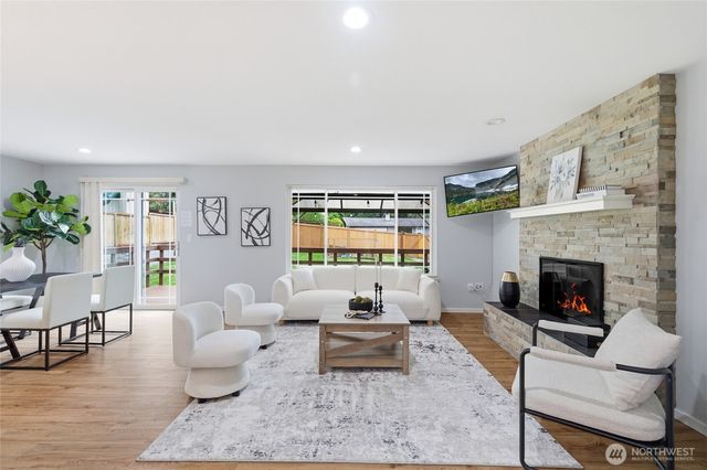 2713 NE 23rd Place, Renton, WA 98056