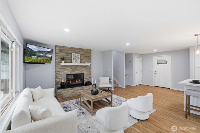 2713 NE 23rd Place, Renton, WA 98056