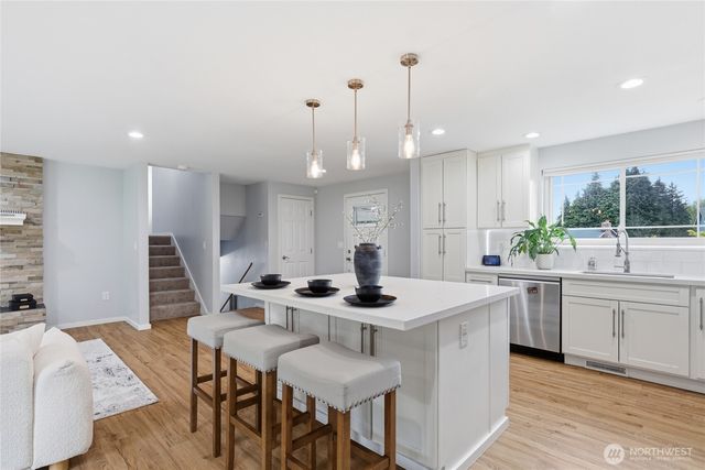 2713 NE 23rd Place, Renton, WA 98056