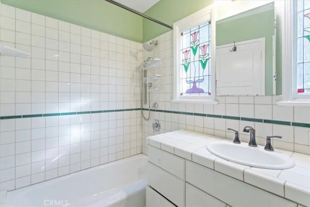 5734 Colfax Avenue, North Hollywood, CA 91601