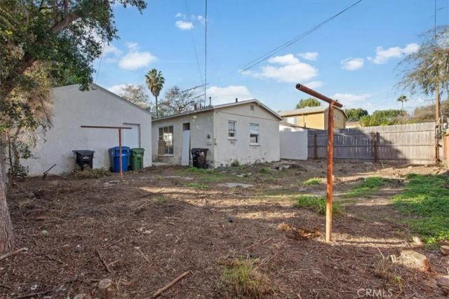 5734 Colfax Avenue, North Hollywood, CA 91601