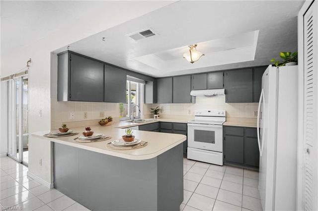 9721 deerfoot DR, Fort Myers, FL 33919