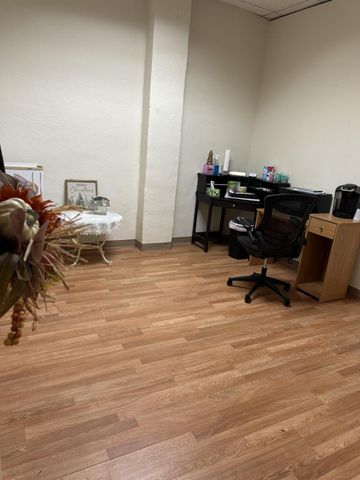 120 S Main ST, Burnet, TX 78611