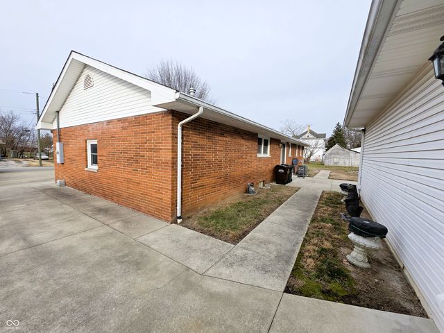 211 Cindy Lane, Crothersville, IN 47229