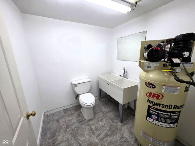 211 Cindy Lane, Crothersville, IN 47229