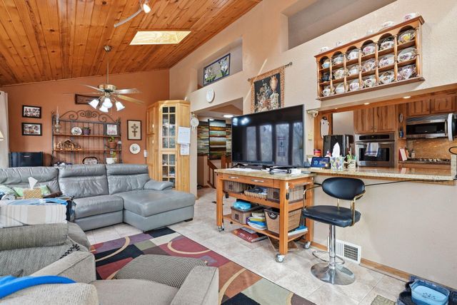 266 Twin Lake Trail, Little Canada, MN 55127