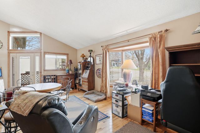 266 Twin Lake Trail, Little Canada, MN 55127