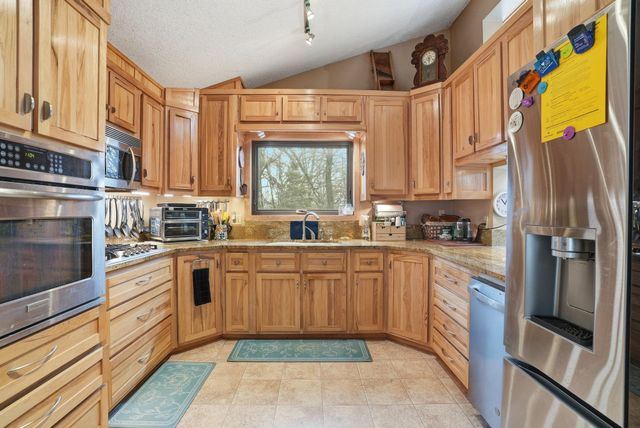 266 Twin Lake Trail, Little Canada, MN 55127