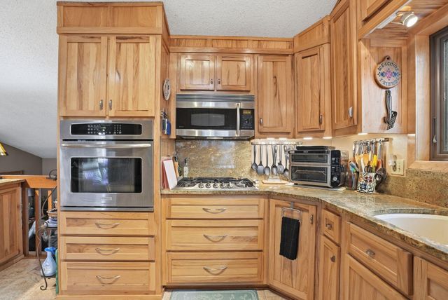 266 Twin Lake Trail, Little Canada, MN 55127