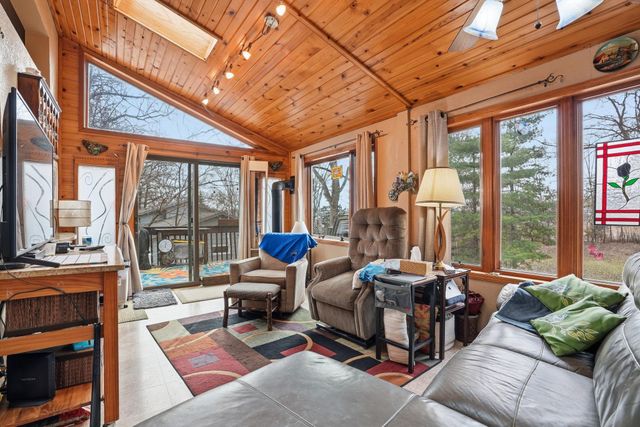 266 Twin Lake Trail, Little Canada, MN 55127