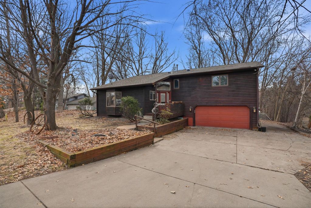 266 Twin Lake Trail, Little Canada, MN 55127