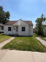 8632 Studebaker Avenue, Warren, MI 48089