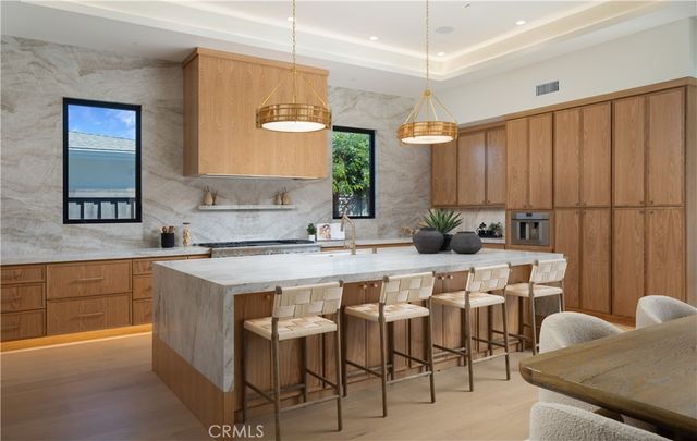 1453 Galaxy Dr, Newport Beach, CA 92660