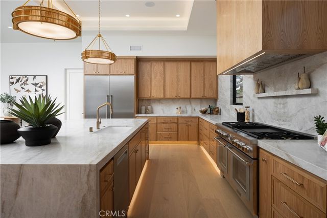 1453 Galaxy Dr, Newport Beach, CA 92660