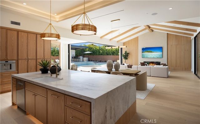 1453 Galaxy Dr, Newport Beach, CA 92660