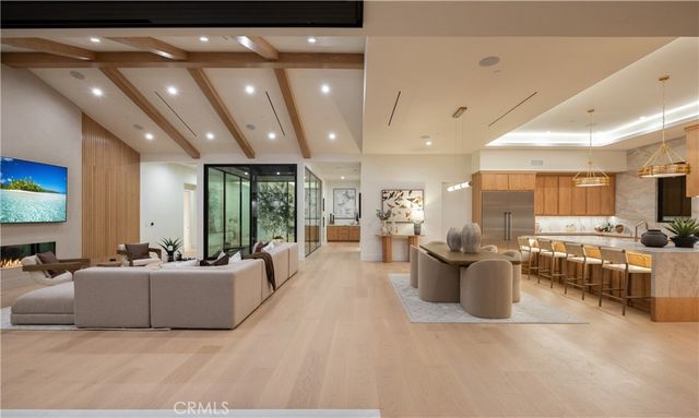 1453 Galaxy Dr, Newport Beach, CA 92660