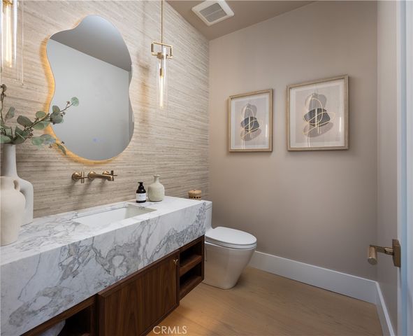 1453 Galaxy Dr, Newport Beach, CA 92660