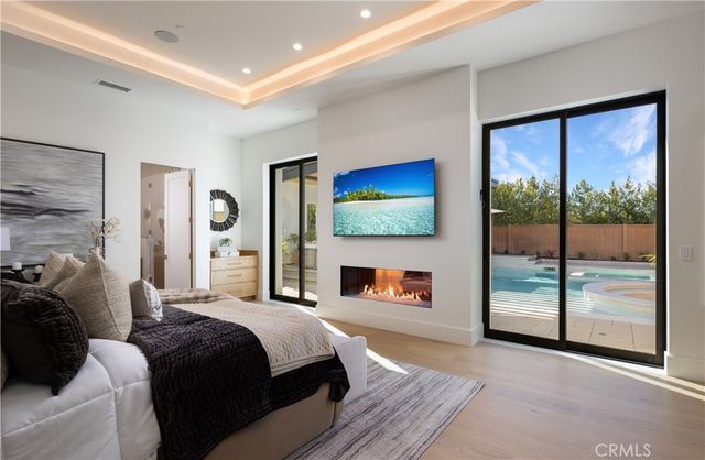 1453 Galaxy Dr, Newport Beach, CA 92660