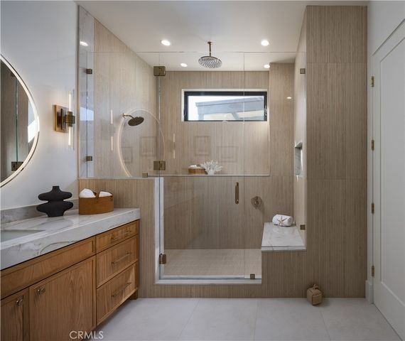 1453 Galaxy Dr, Newport Beach, CA 92660