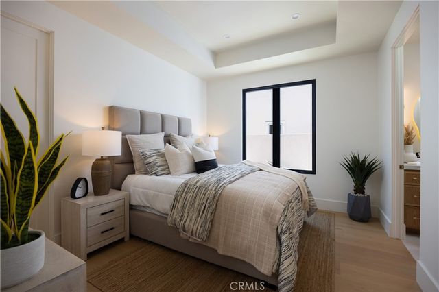 1453 Galaxy Dr, Newport Beach, CA 92660