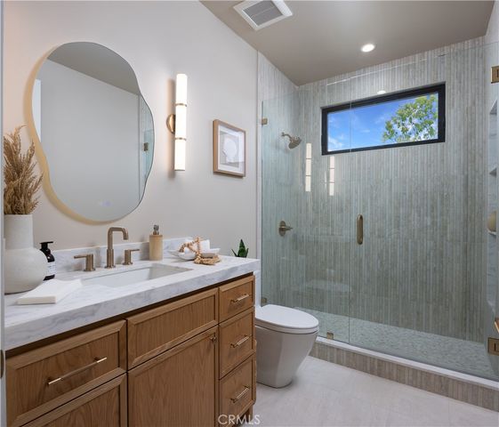 1453 Galaxy Dr, Newport Beach, CA 92660
