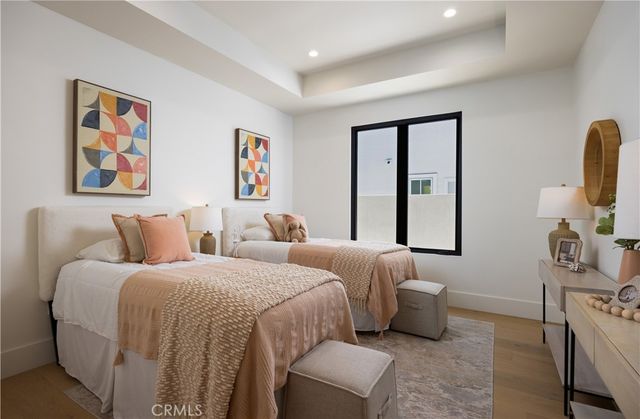 1453 Galaxy Dr, Newport Beach, CA 92660