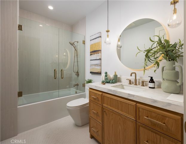 1453 Galaxy Dr, Newport Beach, CA 92660